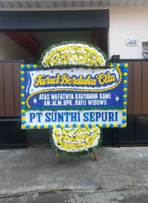 Papan Bunga Duka di Kekenturan Dua