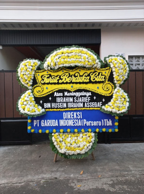 Papan Bunga Duka di Kekenturan Dua
