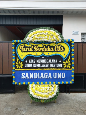 Papan Bunga Duka di Kekenturan Dua